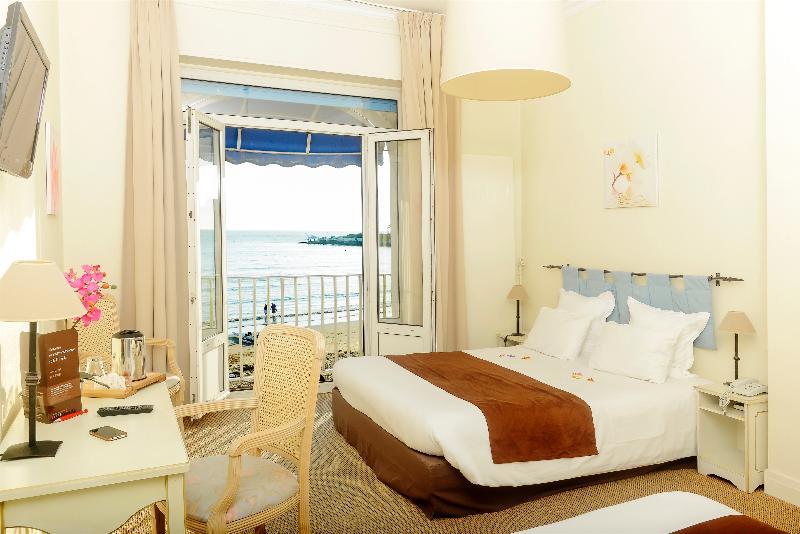 Cerise Royan - Le Grand Hotel De La Plage Buitenkant foto